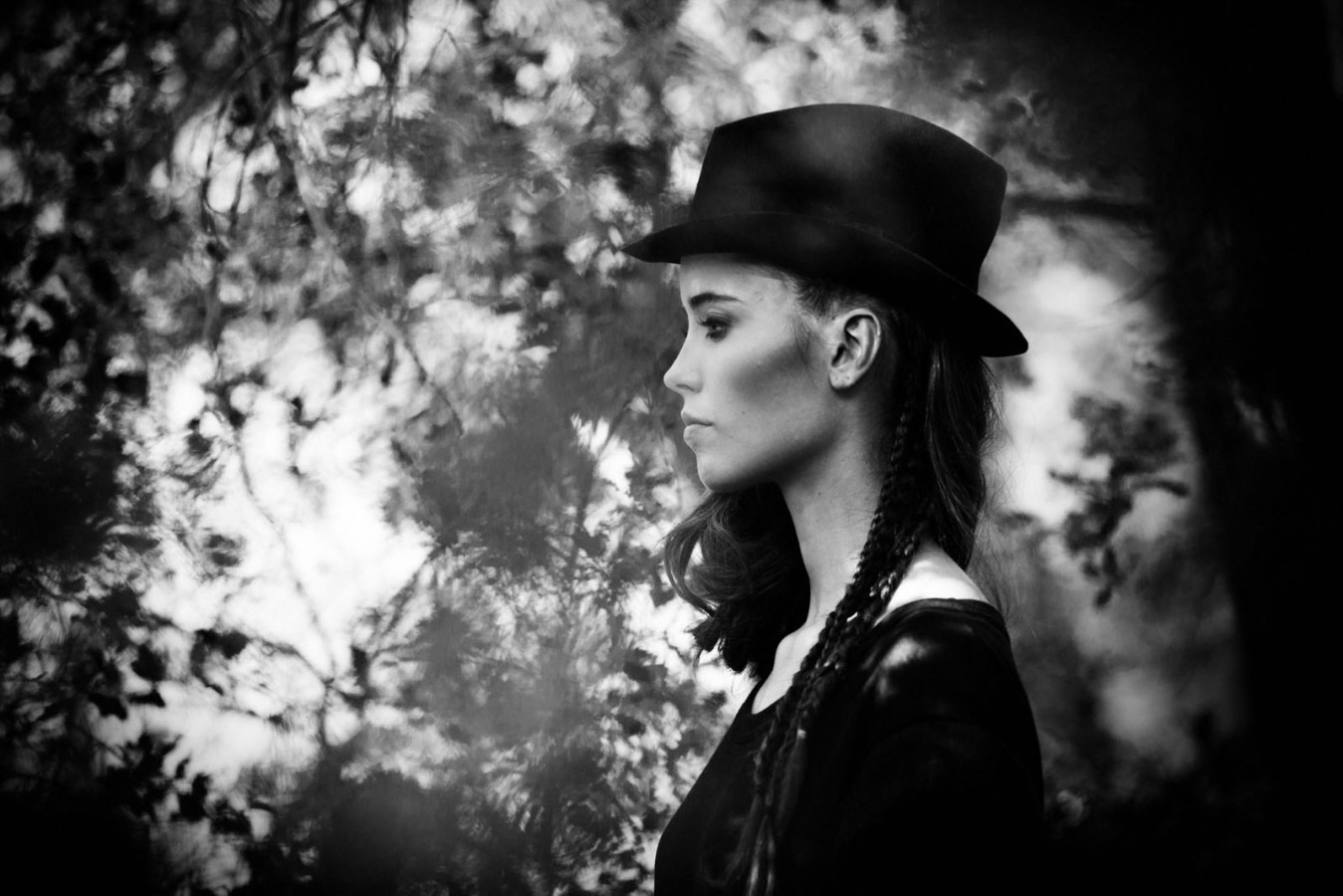 ioli-mirella-manta-neck-editorial-greek-fashion-designers-eshop18